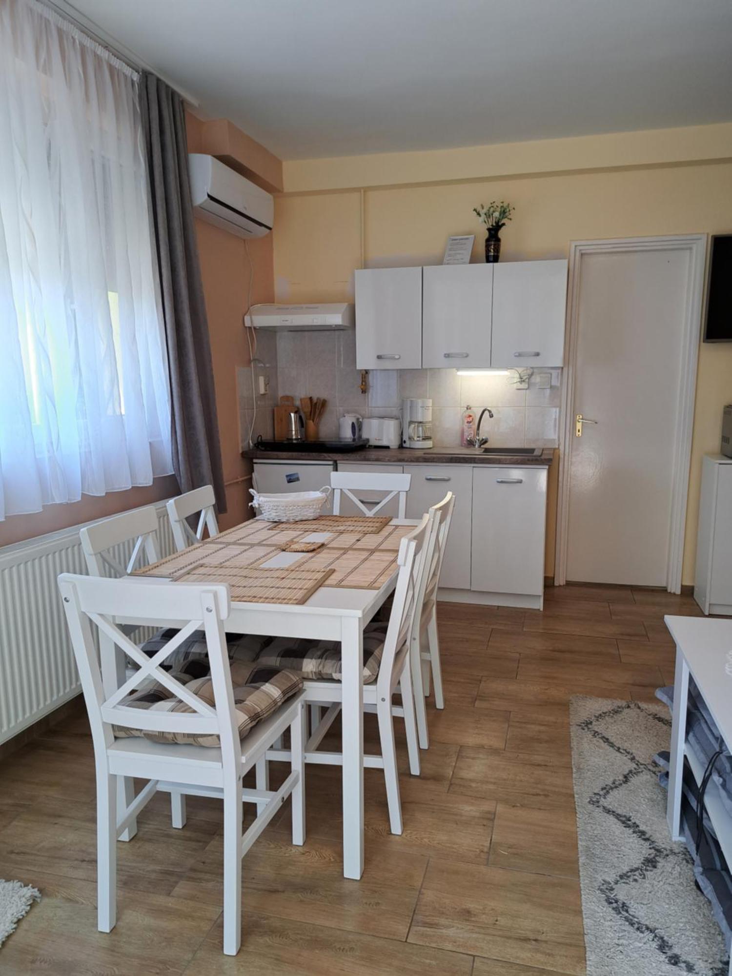 Jazmin Apartman ザラカロシュ エクステリア 写真
