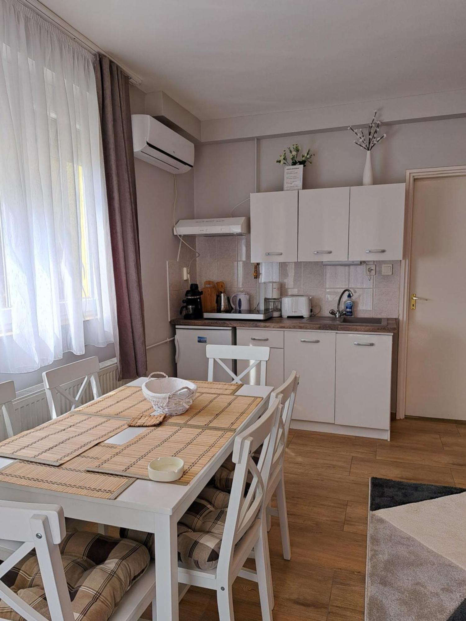 Jazmin Apartman ザラカロシュ エクステリア 写真